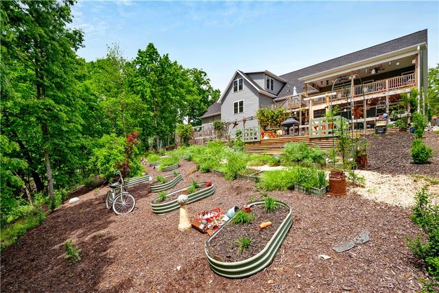 8 Hawthorn Lane, Bella Vista, AR 72715
