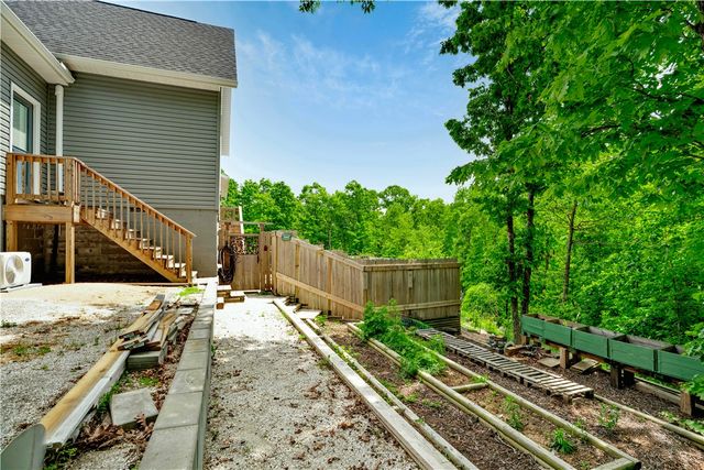8 Hawthorn Lane, Bella Vista, AR 72715