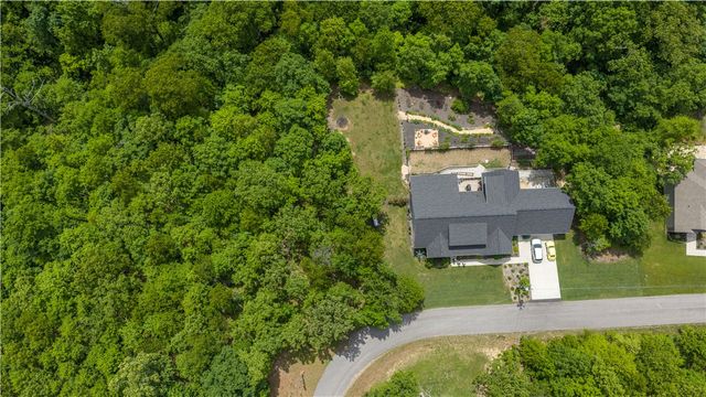 8 Hawthorn Lane, Bella Vista, AR 72715