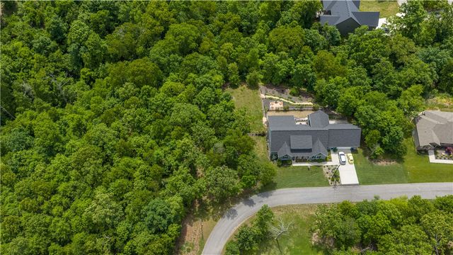 8 Hawthorn Lane, Bella Vista, AR 72715