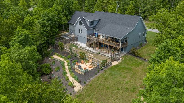 8 Hawthorn Lane, Bella Vista, AR 72715