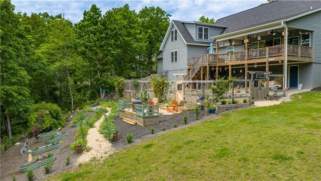 8 Hawthorn Lane, Bella Vista, AR 72715