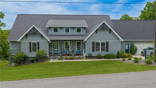 8 Hawthorn Lane, Bella Vista, AR 72715