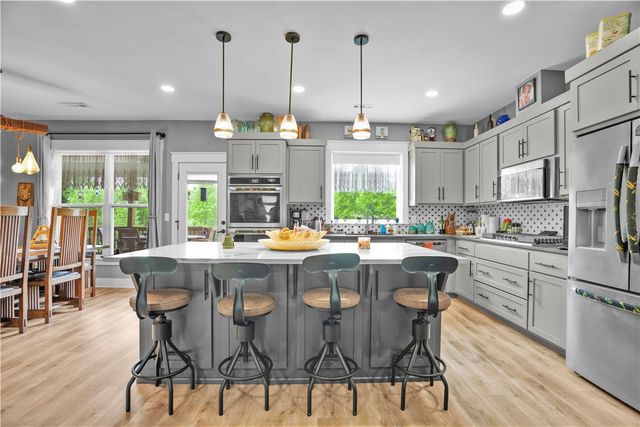 8 Hawthorn Lane, Bella Vista, AR 72715