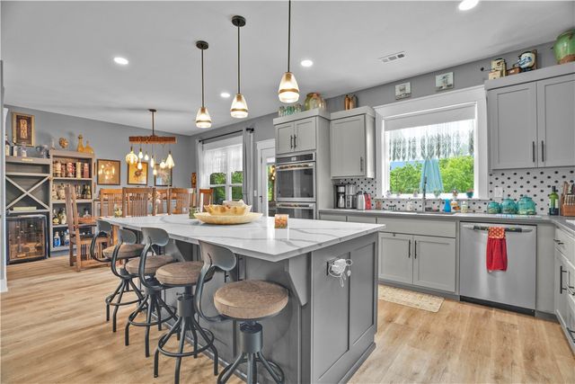 8 Hawthorn Lane, Bella Vista, AR 72715