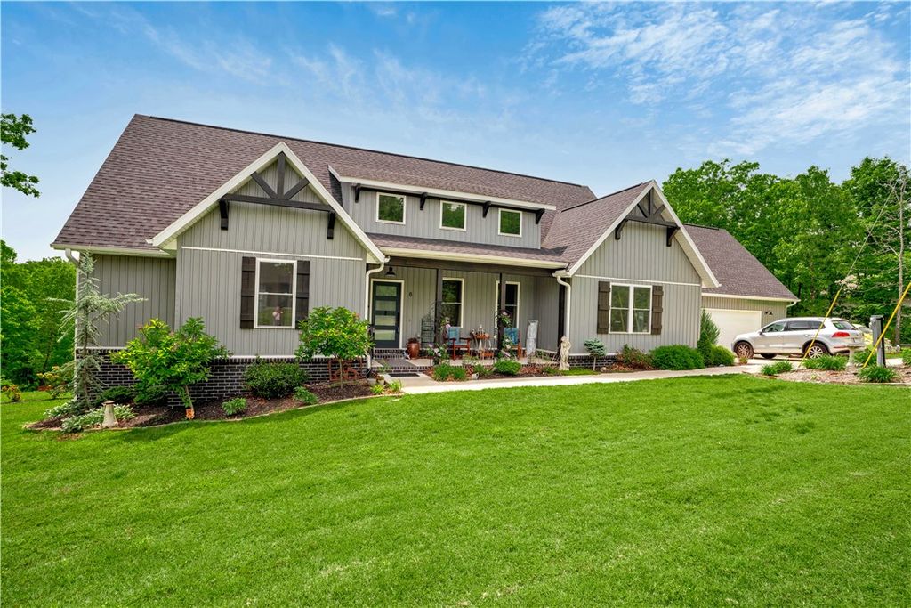 8 Hawthorn Lane, Bella Vista, AR 72715