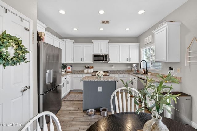 118 W DRAGON TREE Avenue, Queen Creek, AZ 85140