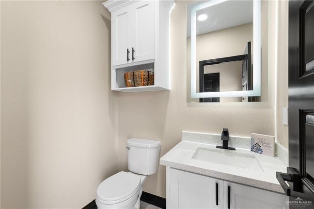 712 E Ricky Crossland, Elsa, TX 78543