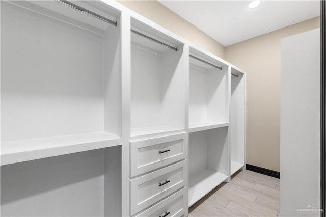 712 E Ricky Crossland, Elsa, TX 78543