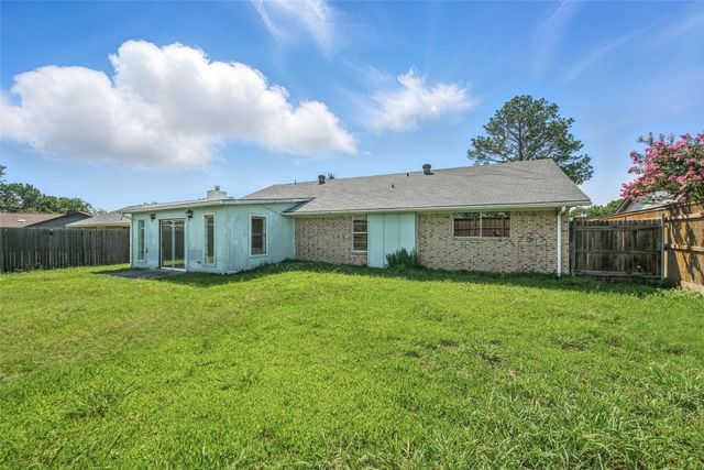 2015 Shenandoah Drive, Carrollton, TX 75007