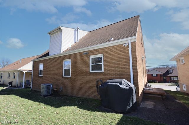 169 Circle Drive, Weirton, WV 26062