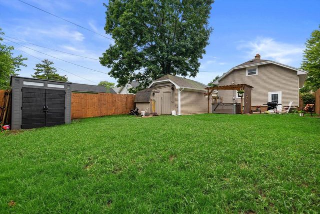929 Monroe AVENUE, Racine, WI 53405