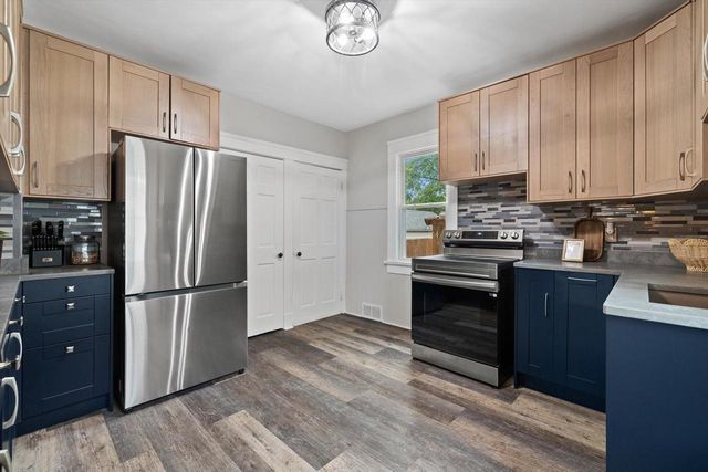 929 Monroe AVENUE, Racine, WI 53405