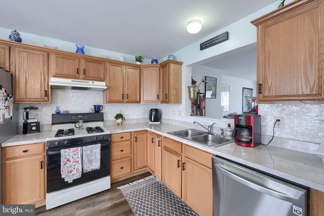 2706 EQUESTRIAN DR, York, PA 17402