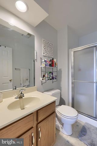 2706 EQUESTRIAN DR, York, PA 17402