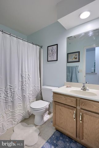 2706 EQUESTRIAN DR, York, PA 17402