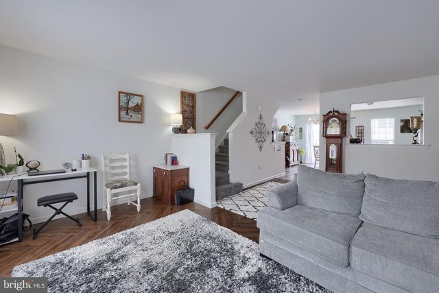 2706 EQUESTRIAN DR, York, PA 17402