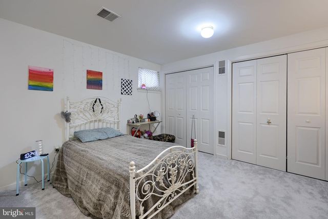 2706 EQUESTRIAN DR, York, PA 17402