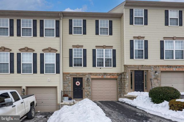 2706 EQUESTRIAN DR, York, PA 17402