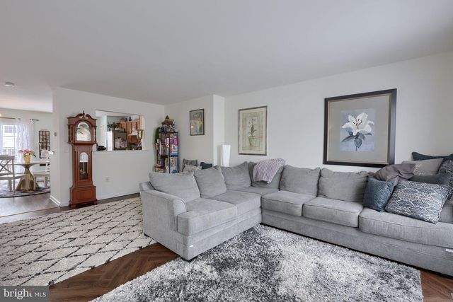 2706 EQUESTRIAN DR, York, PA 17402