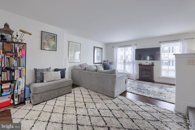 2706 EQUESTRIAN DR, York, PA 17402