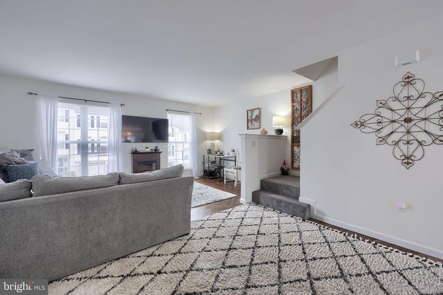 2706 EQUESTRIAN DR, York, PA 17402