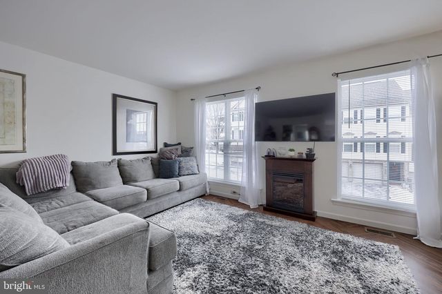 2706 EQUESTRIAN DR, York, PA 17402