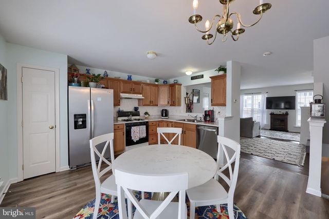 2706 EQUESTRIAN DR, York, PA 17402