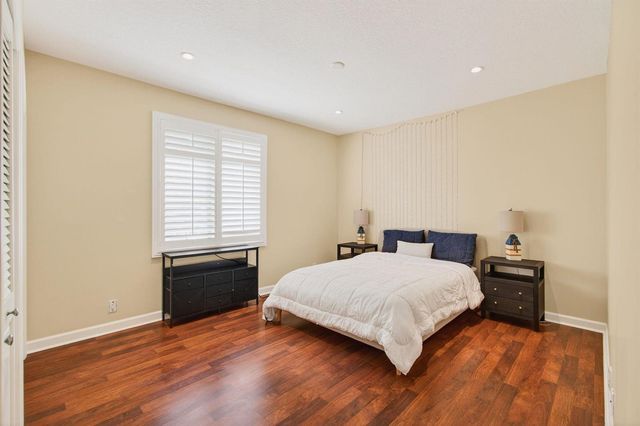 6167 NW 23rd Way, Boca Raton, FL 33496