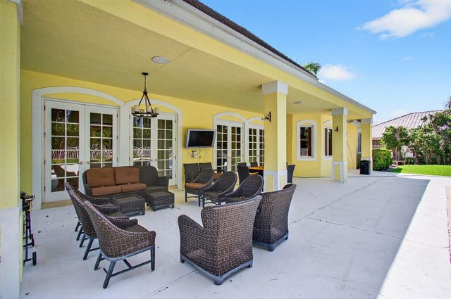 6167 NW 23rd Way, Boca Raton, FL 33496