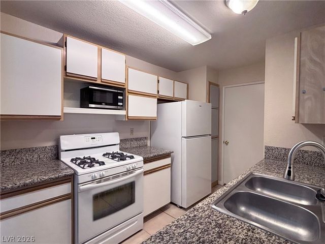 2200 South Fort Apache Road 1176, Las Vegas, NV 89117