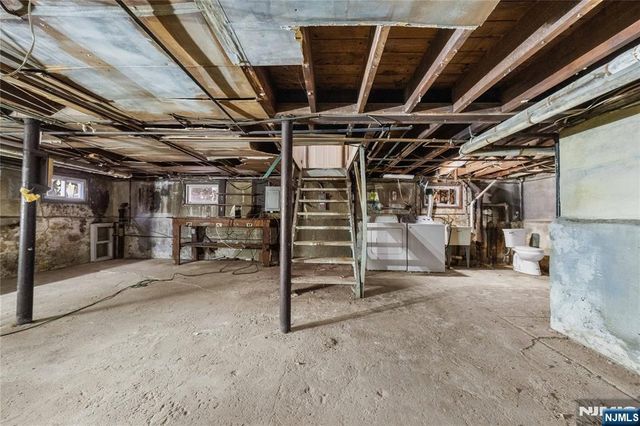 305 Hillside Road, Elizabeth, NJ 07208