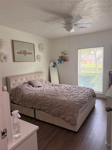 1608 Parkside Dr, Pasadena, TX 77502