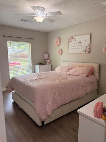 1608 Parkside Dr, Pasadena, TX 77502