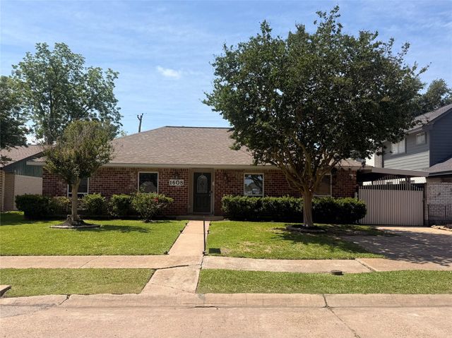 1608 Parkside Dr, Pasadena, TX 77502