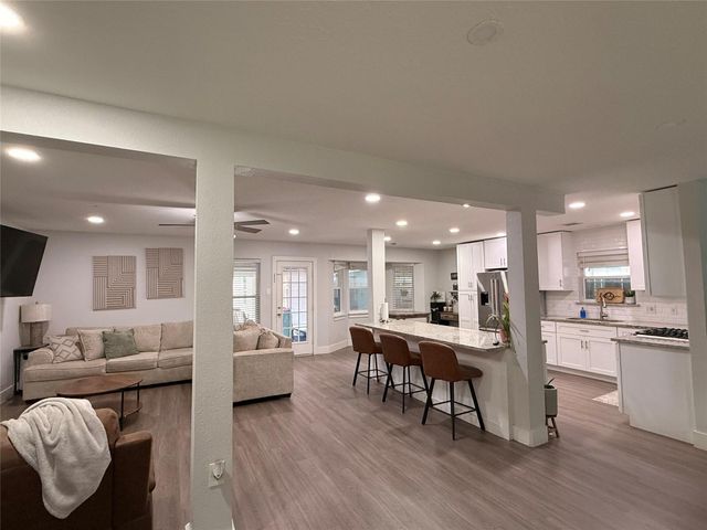 1608 Parkside Dr, Pasadena, TX 77502