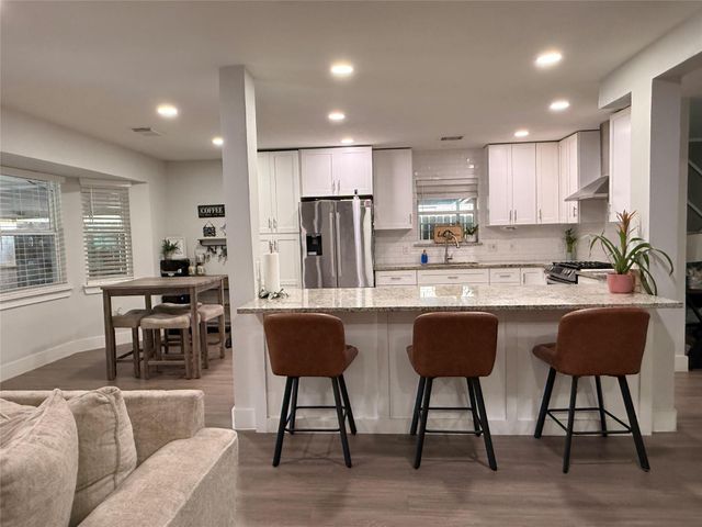 1608 Parkside Dr, Pasadena, TX 77502