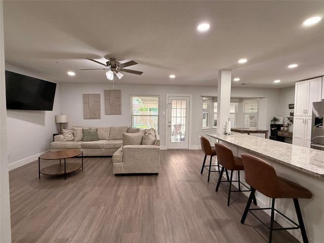 1608 Parkside Dr, Pasadena, TX 77502