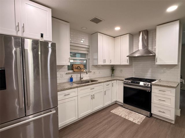 1608 Parkside Dr, Pasadena, TX 77502