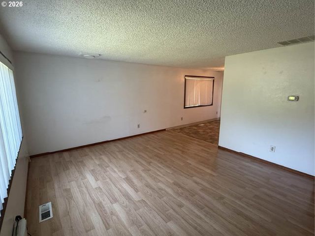 3321 Se 12th, Gresham, OR 97080