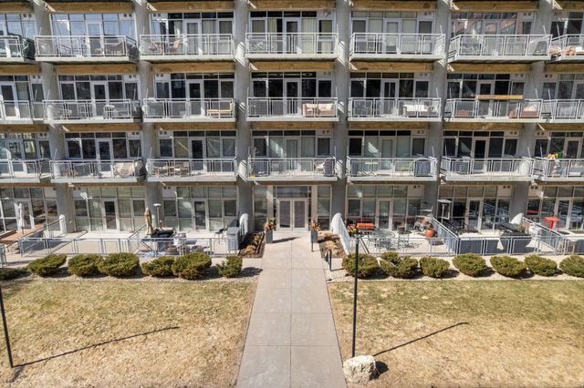 748 3rd Street N 105, Minneapolis, MN 55401