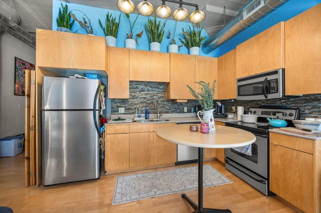 748 3rd Street N 105, Minneapolis, MN 55401