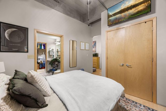 748 3rd Street N 105, Minneapolis, MN 55401