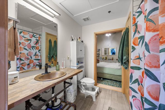 748 3rd Street N 105, Minneapolis, MN 55401