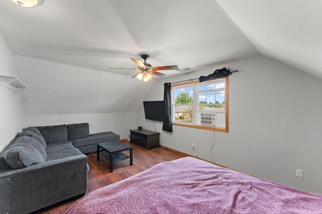 561 Fox Burrow Court, Valparaiso, IN 46385