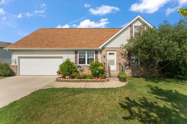 561 Fox Burrow Court, Valparaiso, IN 46385