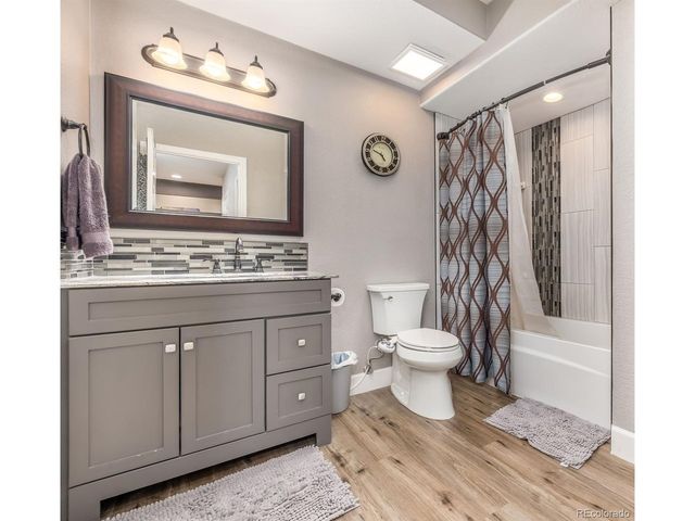 2046 Falcon Dr, Longmont, CO 80503