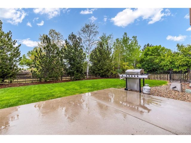 2046 Falcon Dr, Longmont, CO 80503