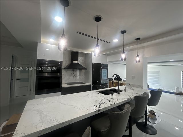 464 Minola Dr, Miami Springs, FL 33166