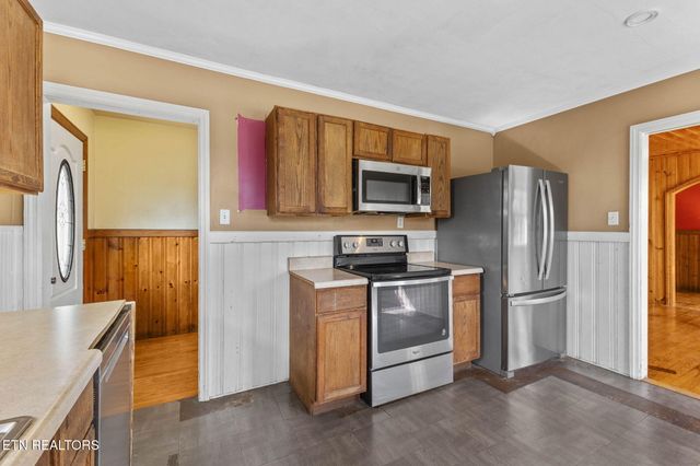 302 Hickory St, Clinton, TN 37716